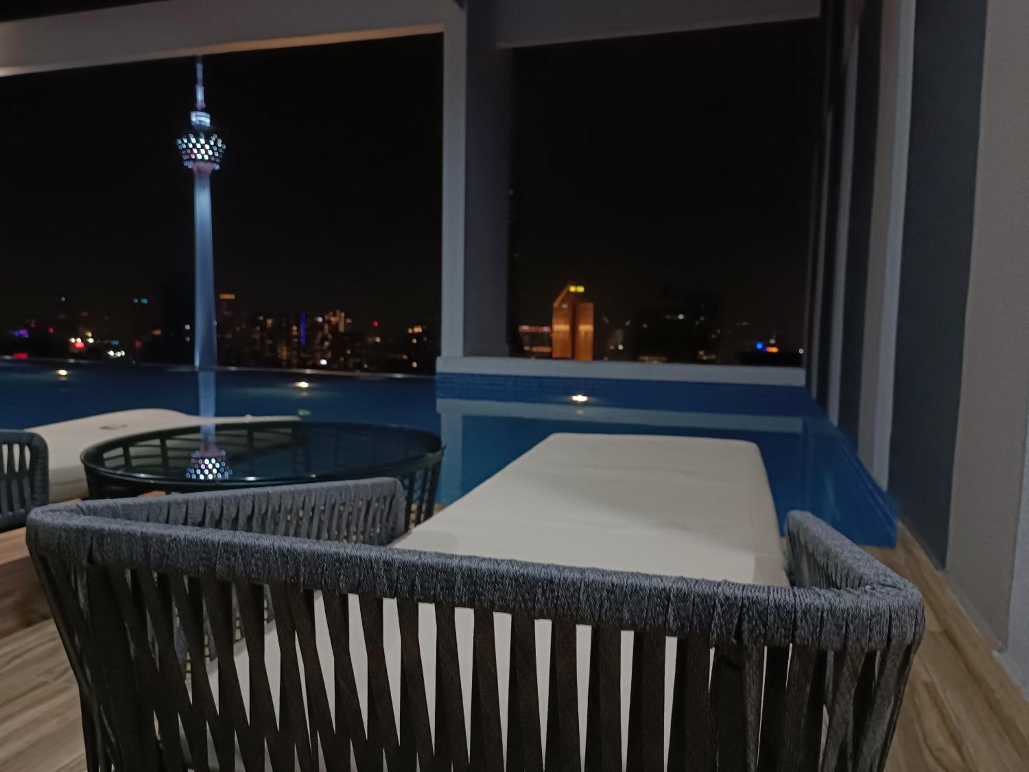 Apartament C14B Modern Infinity Pool Klcc Balcony View Kuala Lumpur Zewnętrze zdjęcie