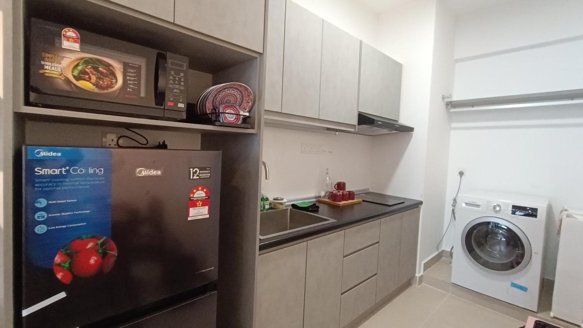 Apartament C14B Modern Infinity Pool Klcc Balcony View Kuala Lumpur Zewnętrze zdjęcie