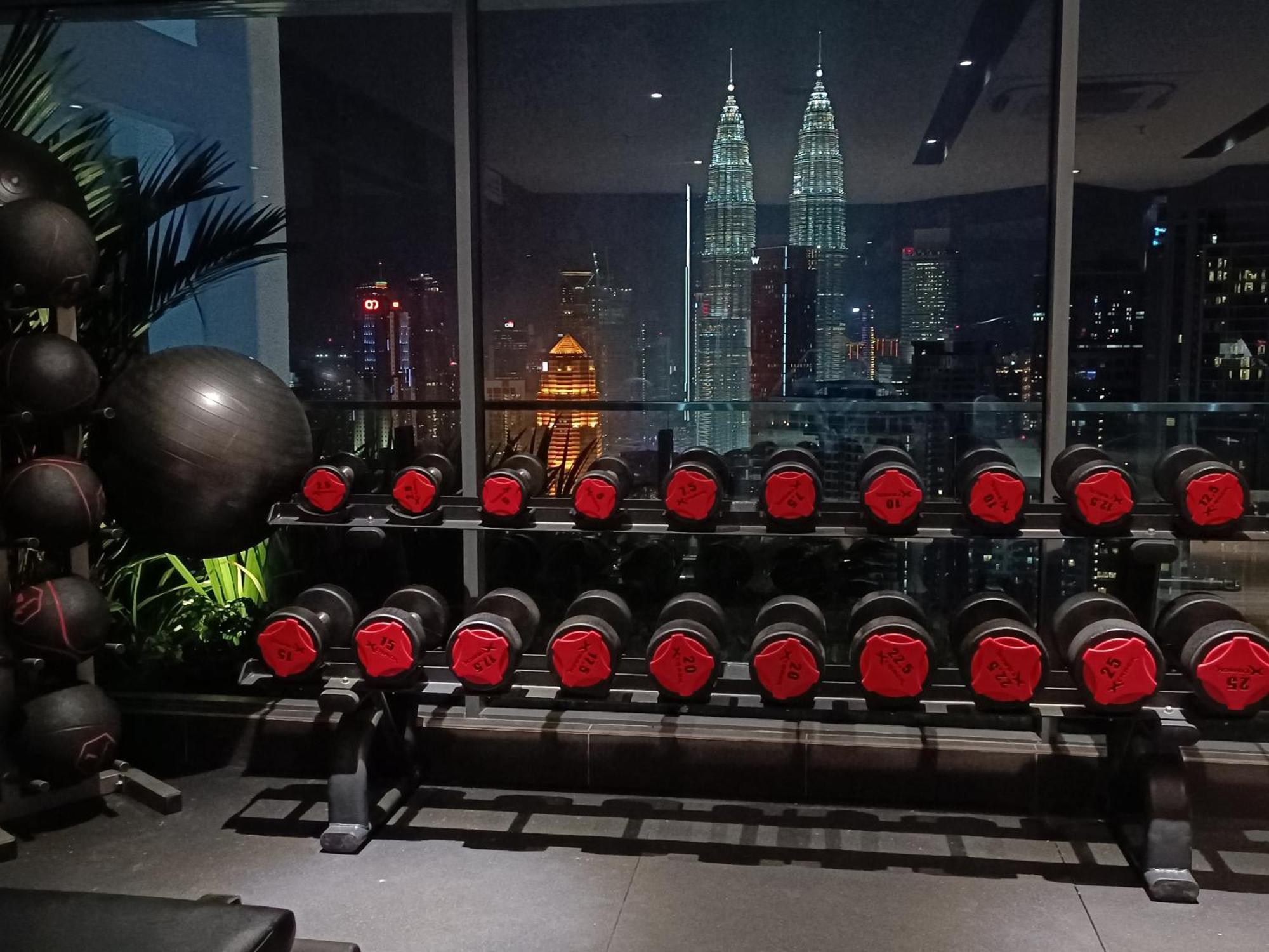 Apartament C14B Modern Infinity Pool Klcc Balcony View Kuala Lumpur Zewnętrze zdjęcie