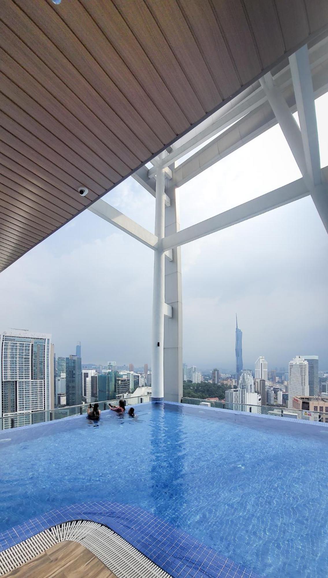 Apartament C14B Modern Infinity Pool Klcc Balcony View Kuala Lumpur Zewnętrze zdjęcie