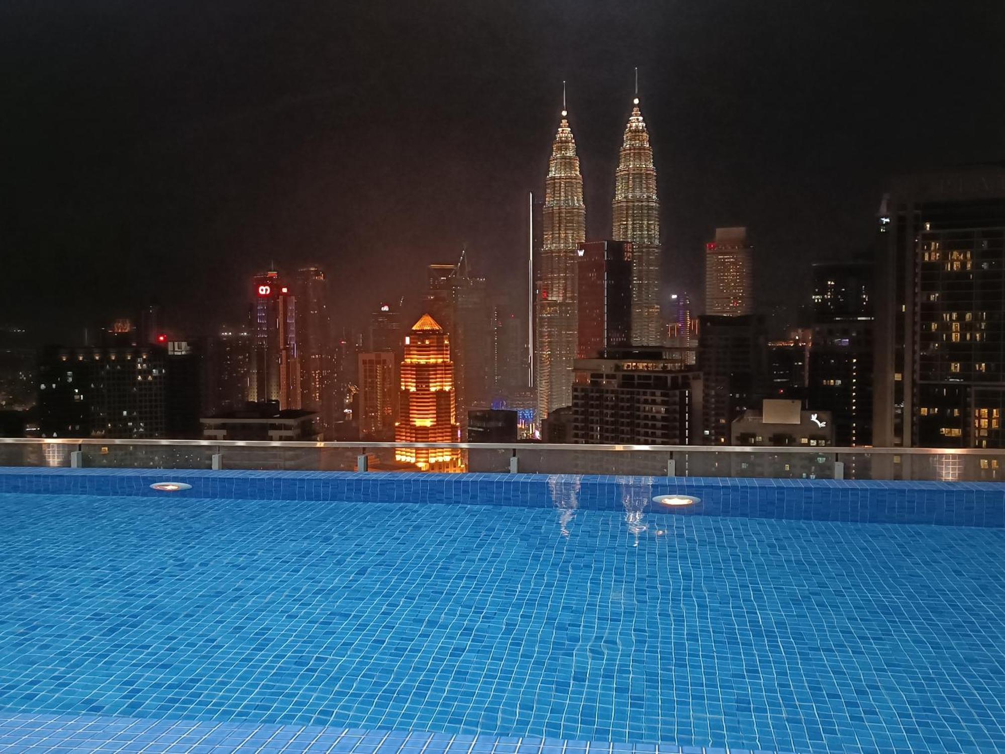 Apartament C14B Modern Infinity Pool Klcc Balcony View Kuala Lumpur Zewnętrze zdjęcie