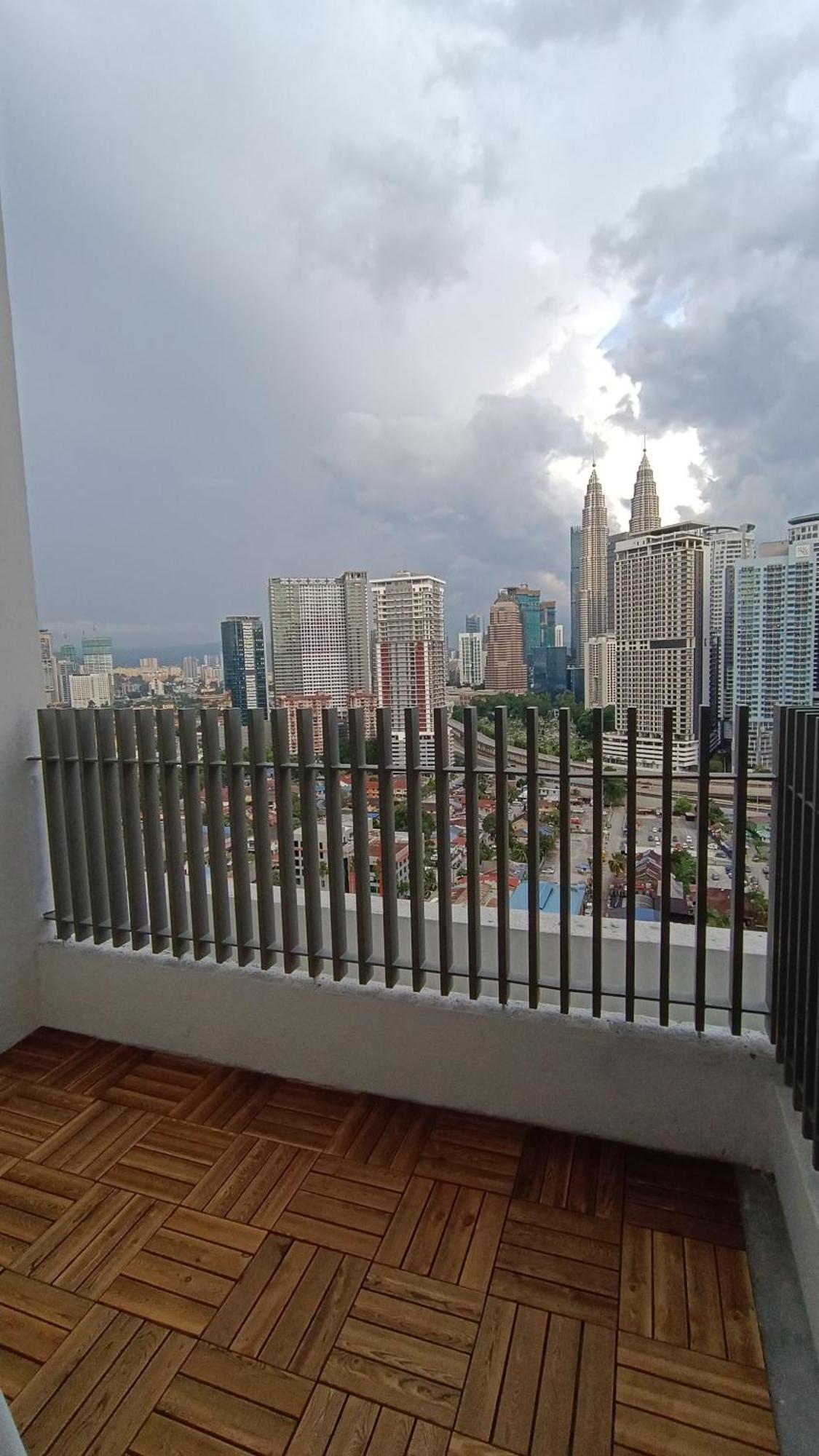 Apartament C14B Modern Infinity Pool Klcc Balcony View Kuala Lumpur Zewnętrze zdjęcie